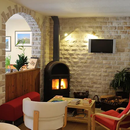 Guest house Residencia Agua De Madeiros 2*