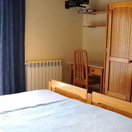 Guest house Residencia Agua De Madeiros 2*